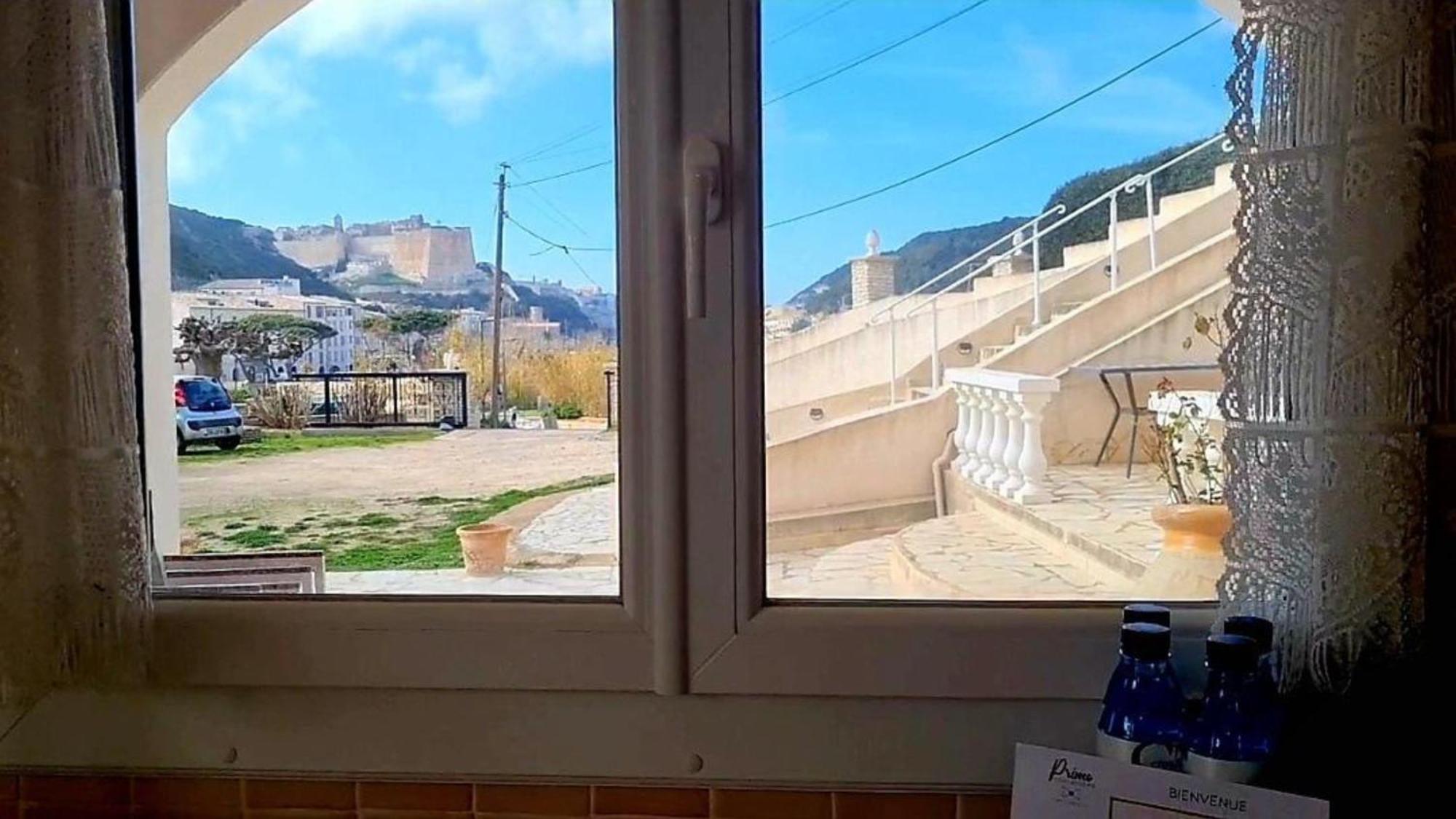 Appartement Kalliste, Logements Avec Vue Citadelle De Bonifacio Bonifacio  Bagian luar foto